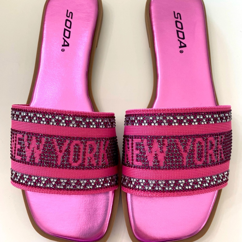 Women’s Soda New York Metallic Pink Rhinestone Band Slides Sandals 7.5, 8.5, 9 - Picture 2 of 6